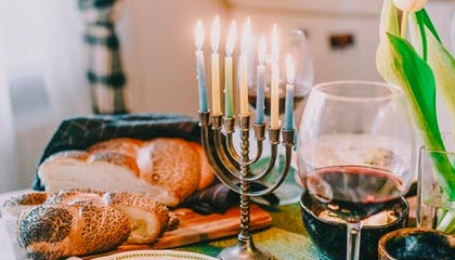 下载开云-男子篮球季后赛战况激烈，冠军悬念持续升温，男篮季后赛2021